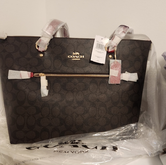 Coach purses - Picture 10 of 14